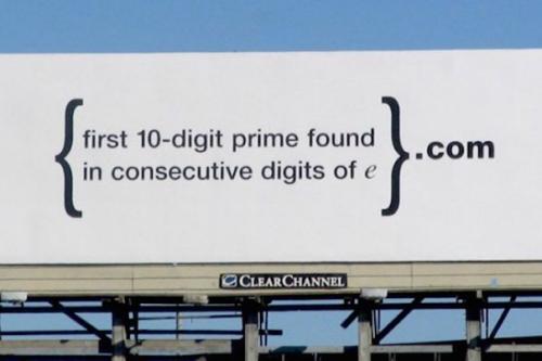 В 2004 году Google анонимно разместил на билбордах гарвардской площади и кремниевой долины математические задачи.