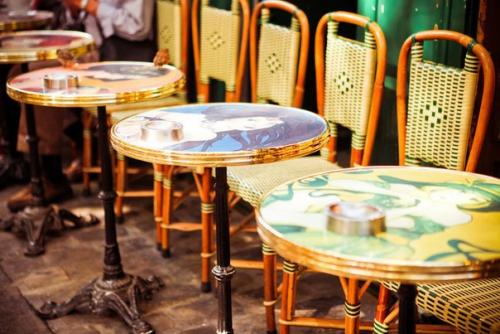 Никакой планировки.  Все неожиданно: площади бесформенны, улицы извиваются вокруг собственной оси и приводят вас обратно - туда, откуда вы вышли. 07