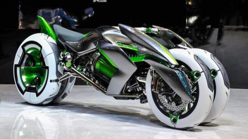 Компания Kawasaki трехколесную концепцию трансформирующего электротранспорта представила.
