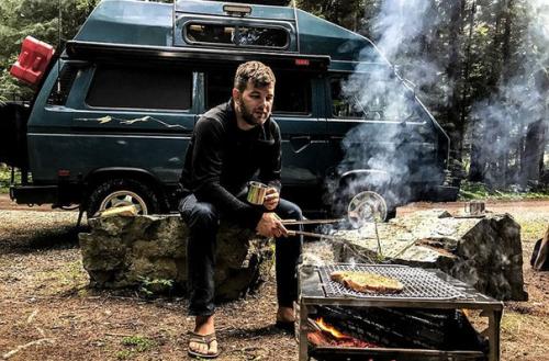 Американец продал дом и поехал путешествовать в фургоне. 04