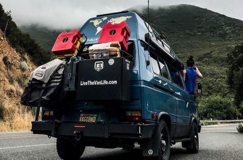 Американец продал дом и поехал путешествовать в фургоне. 05