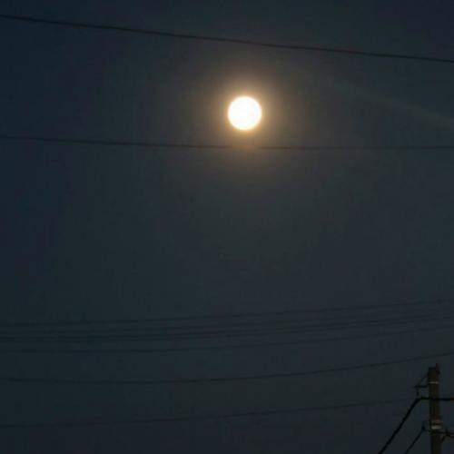 Жители всех регионов страны наблюдали суперлуние - луна оказалась на 13% больше и на 25% ярче обычного. 05