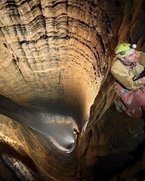 Пещера имени Верёвкина - самая глубокая в мире. 01