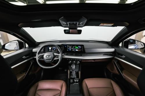 Автоваз показал прототип Lada Azimut с гибридной установкой примерно на 500 лошадиных сил и полным приводом. 02