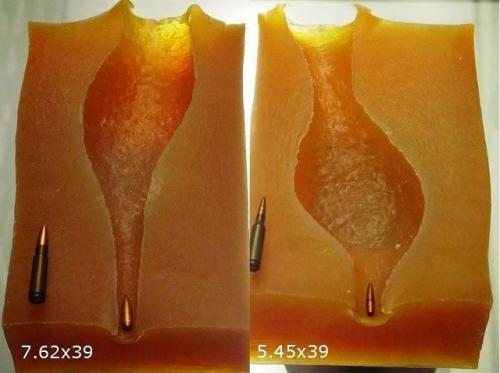 Сравнение воздействия основных советских промежуточных патронов 7. 62 и 5. 45 на баллистический гель (аналог тела человека.

