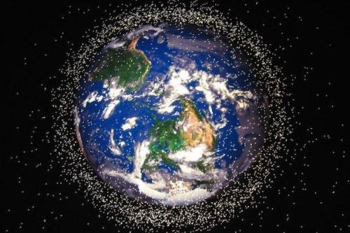 Космический мусор достиг критической массы, сообщило Nasa.