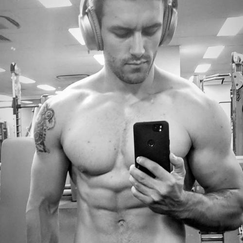 В Перми английский язык преподаёт вот такой красавчик! 03