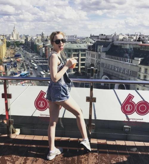 И такие люди знамениты. 03