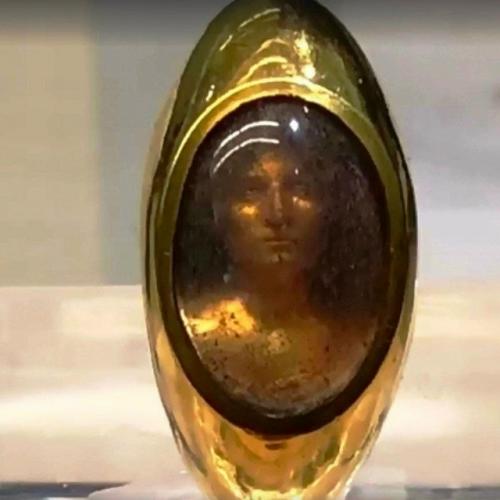 Артефакт обнаружили в неразграбленной семейной гробнице в окрестностях Рима, найденной в 2021 году. 01