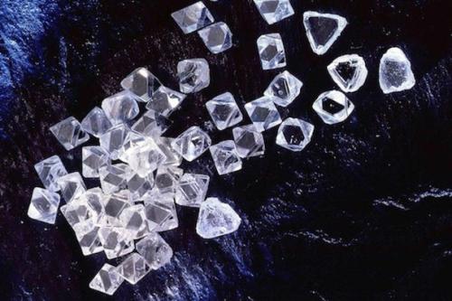 20 интересных фактов о драгоценных камнях.

