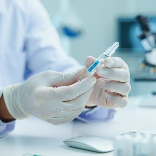 В Японии представили экспериментальное лекарство для кошек с хронической болезнью почек - одной из самых частых причин гибели домашних питомцев. 01