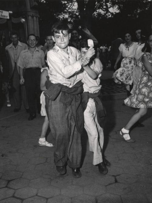 Эпоха Великой Депрессии на снимках скандального Weegee. 03