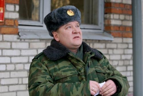 У звeзды сериaла Солдaты Романа мадянoва обнaружили рак легкого. 01