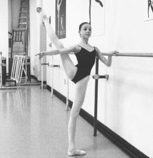 Очень милая и легко запоминающаяся. 03