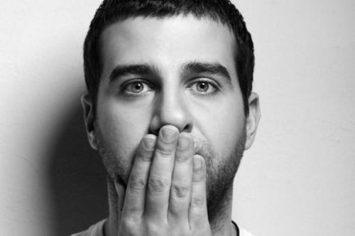 Надо говорить внятно михалков. Говори внятно.

Читать надо быстро и обязательно вслух хотя бы по 3 раза в неделю.