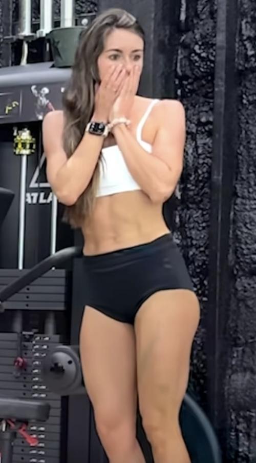 Суровые будни работника зала! 01