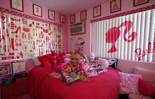 36-Летняя поклонница куклы барби из лос-анжелеса. 02