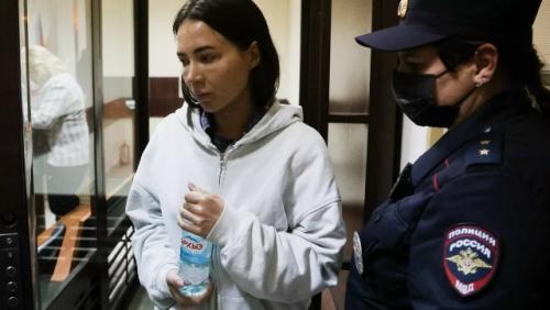 Уголовное дело против Валерии Чекалиной возобновили, а уже 30 июля суд решит, ужесточать ли ей меру пресечения. 02