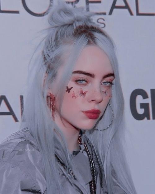 Билли айлиш оказалась под огнем критики, её обвинили в расизме. 01