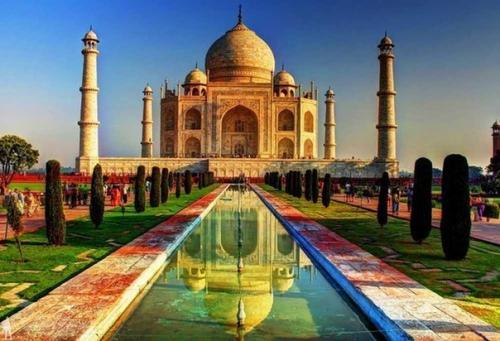 Тадж - махал - одно из самых узнаваемых сооружений в мире.