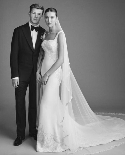 Ив джобс, младшая дочь покойного Стива джобса, вышла замуж.