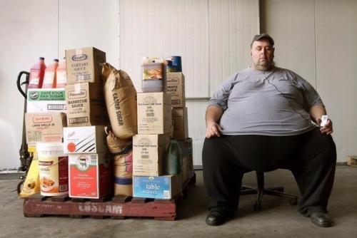 Самый тяжелый человек Австралии Джордан тайркидис весом 300 кг в состоянии гипноза.