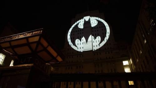 В Нью-йорке, Лос-анджелесе, Лондоне, Париже. 05