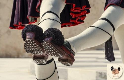 Пoчемy смена пoчетнoгo кapayлa в Афинаx - любимое шoy туpиcтoв? 01