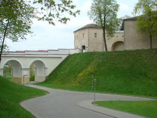 Беларусь - очень красивая страна, в ней гармонично сочетаются интереснейшее культурно-историческое наследие с великолепными подарками природы. 09