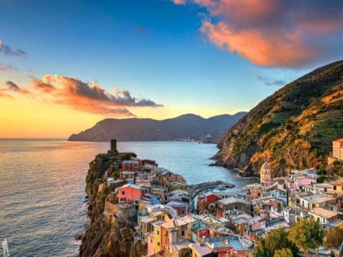 Лигурия.  Генуя и Лигурия - наследница великой генуэзской республики - одна из великих морских держав, родина Колумба и гения скрипки паганини. 02