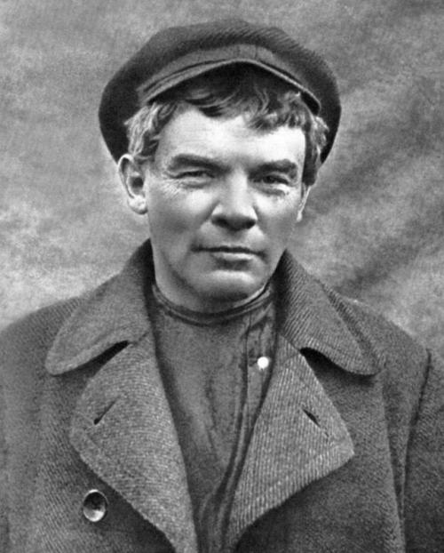 Снимок был сделан 29 июля (11 августа) 1917 года неподалеку от разлива. 
