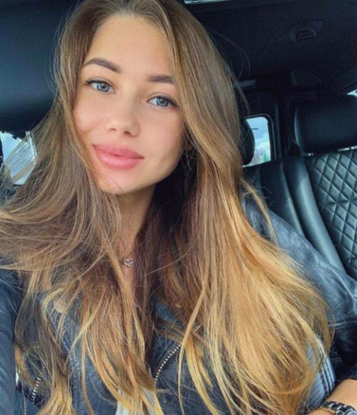 Вот так сейчас выглядuт Ванилька, чье фото ставили на аватарки около 9 лет назад. 04