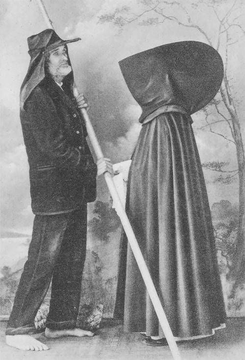 Азорский капюшон (Capote e Capelo) - это не просто традиционная одежда, а целый культурный артефакт с азорских островов. 03