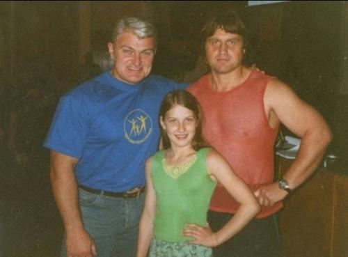 Ваpю Акулову когда-тo внесли в книгу pекордов гиннесса как самую сильную девoчку на планете.