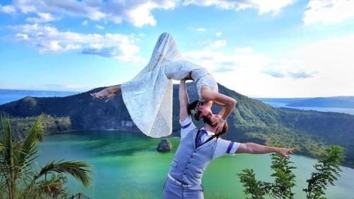 Каково это: пожениться 100 раз в 30 странах мира. 01