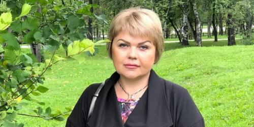 Путин наградил медалью бортпроводницу, спасшую 43 пассажира при аварии ан - 24 в Бурятии. 01