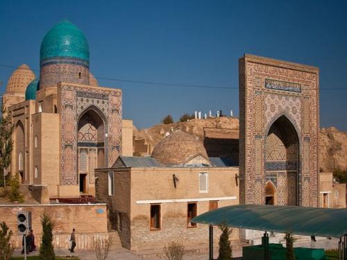 Узбекистан - сказочная и удивительная страна, настоящий памятник истории многих народов и империй, один из пунктов древнего шелкового пути. 06