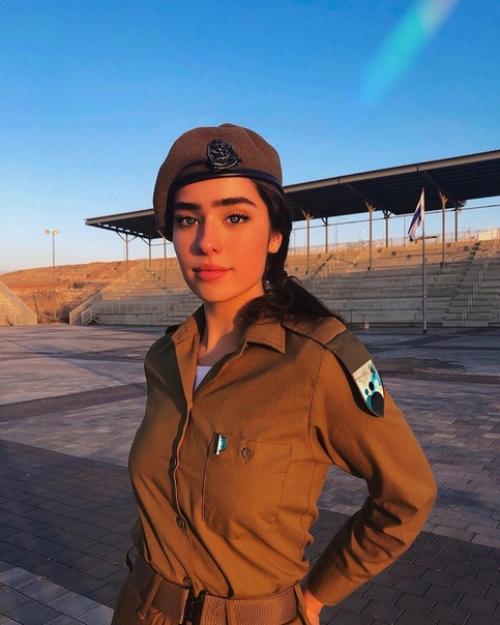 Вот такая армия израиля: дана фесенко, солдат и прекрасная модель!