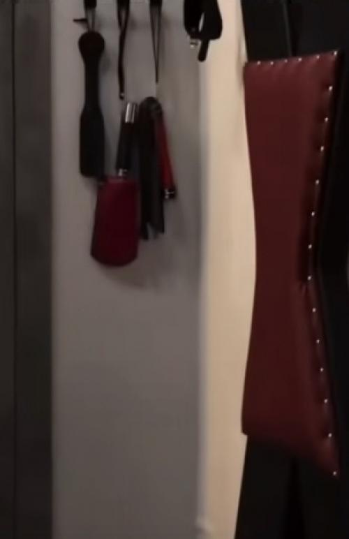 Зашла на чай - а попала в комнату удовольствий с хлестами: о том, как закончилось одно из свиданий через сайт знакомств. 01