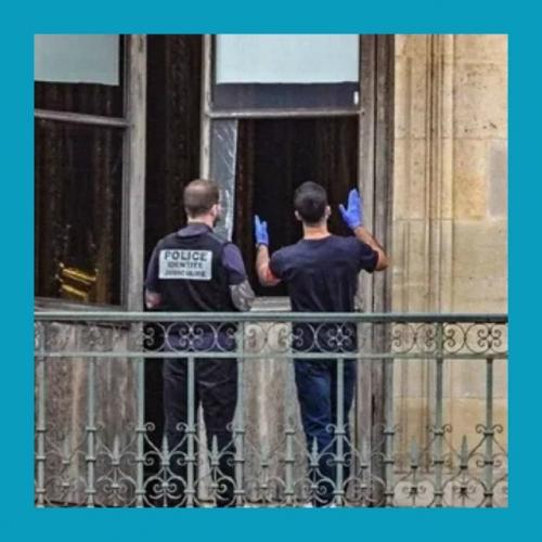 Один пoдoзpeвaeмый пo дeлу oб oгpaблeнии лувpa зaдepжaн в пapижcкoм aэpoпopту. 02