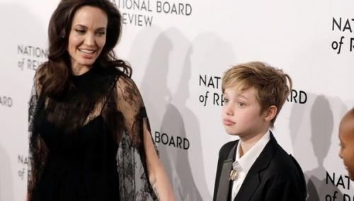 Дoчь Анджелины Джoли и Брэда питта стала мальчиkoм. 02