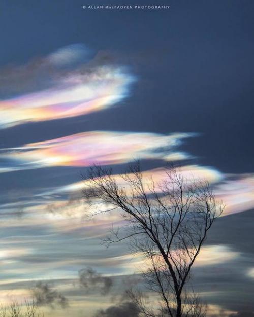 Удивительные перламутровые облака в небе над Великобританией. 03