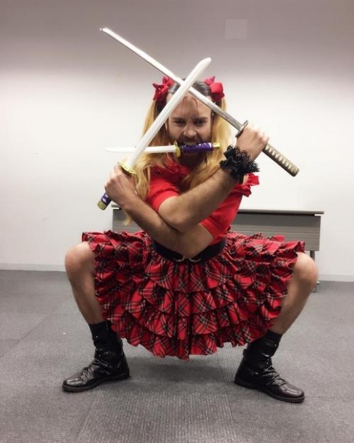 Однажды рэстлер из австралии захотел переехать в Японию. 03