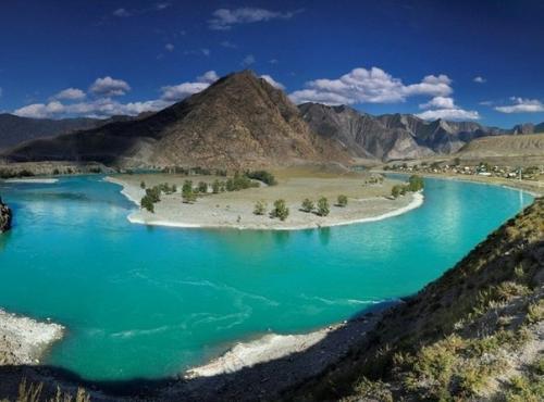 Река Катунь - одна из интереснейших рек Алтая, а также одна из основных водных артерий горного Алтая. 02