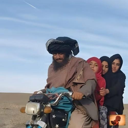 В Афганистане отец из района шарана провинции пактика продолжает вызывать восхищение своей твердой решимостью обеспечить образование своим дочерям. 02