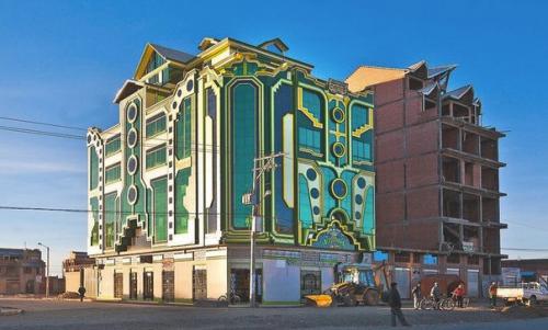 Инопланетные дома в горах Боливии. 03