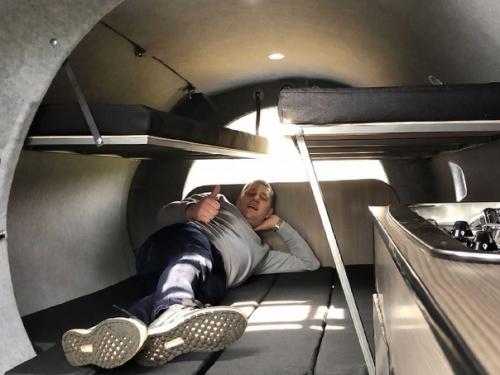 Мужчины хотели себе дом на колёсах, чтобы в комфорте ездить на рыбалку и нашли отличную дешевую альтернативу. 03