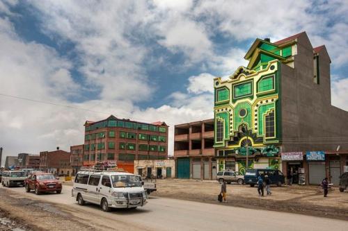 Инопланетные дома в горах Боливии. 05