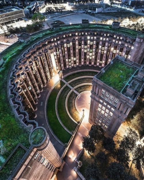 Это жилой комплекс в Париже, в пригороде нуази - ле - гран. 02