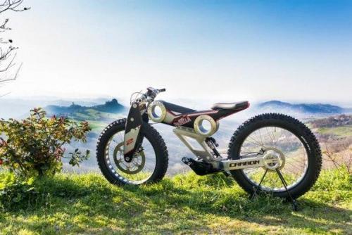 Инженер Зенон панарари и дизайнер Алессандро тартарен создали внедорожный супер электровелосипед Parilla Carbon.